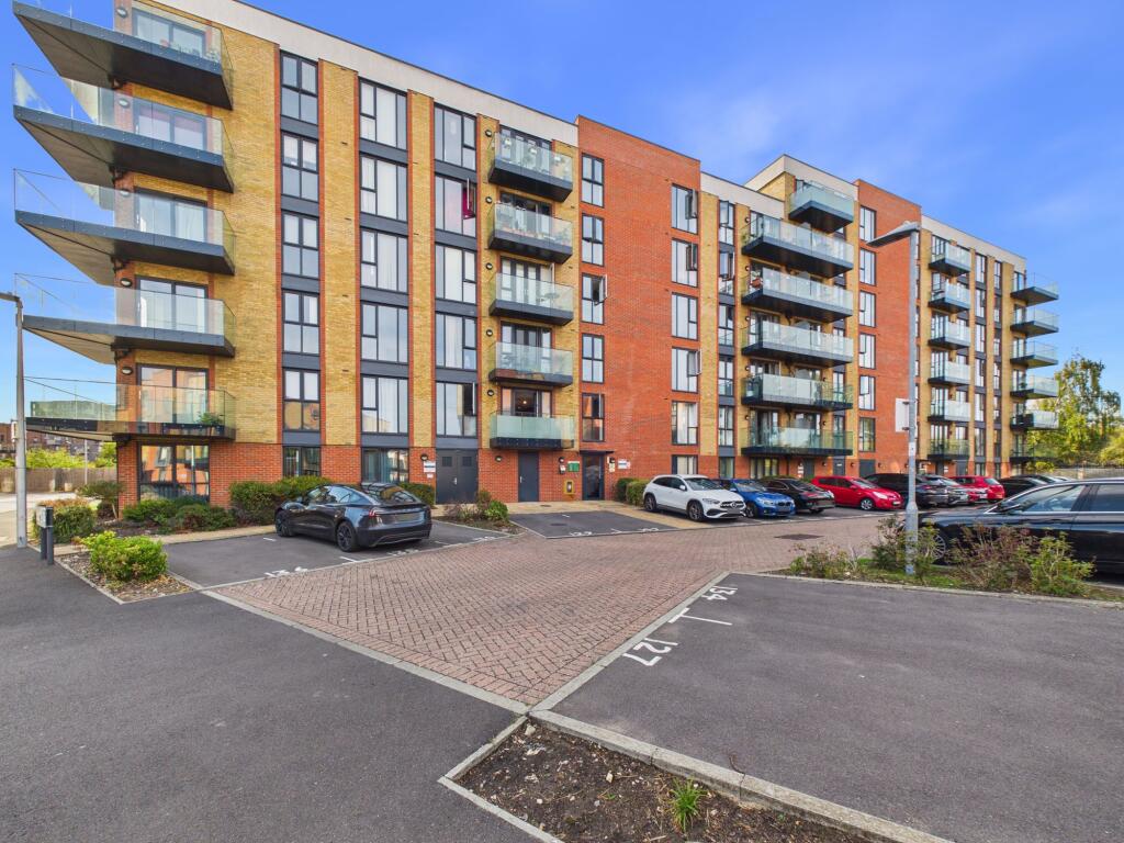 Main image of property: Oscar Wilde Road, Reading, RG1