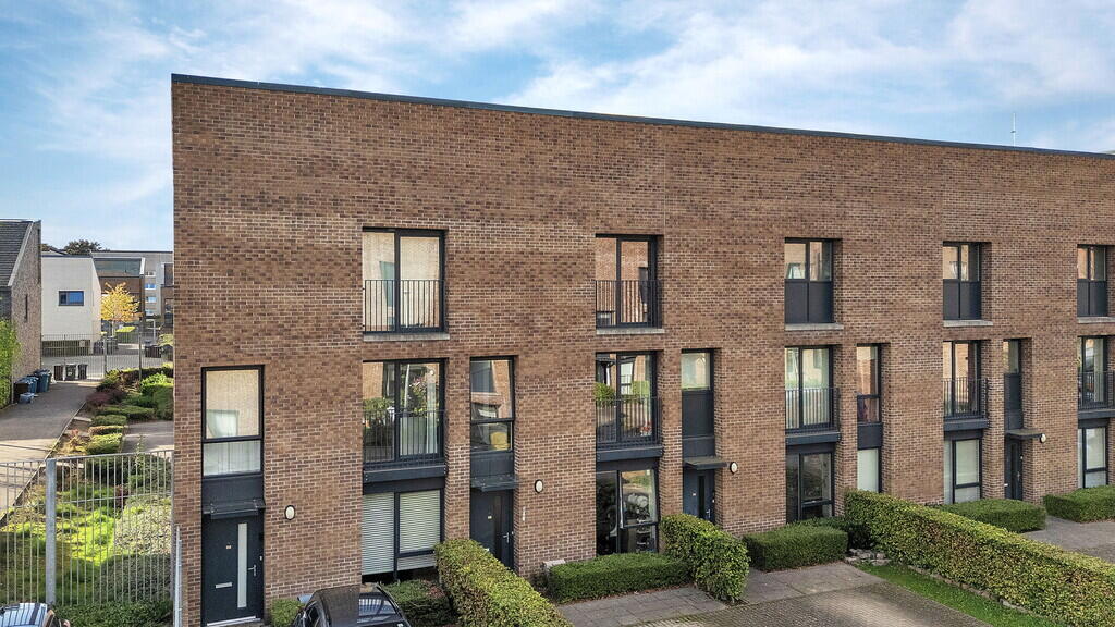 Main image of property: Stirlingfauld Place, Gorbals