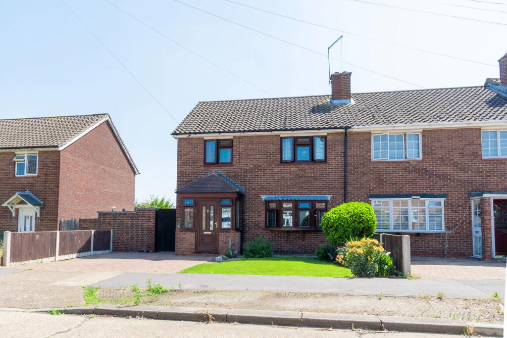 Main image of property: Dacre Crescent, Aveley, South Ockendon, RM15 4TP