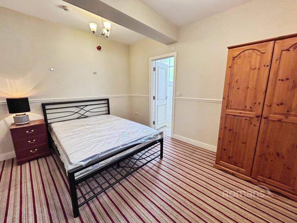 Main image of property: Oxford Road, Tilehurst, Reading, RG31
