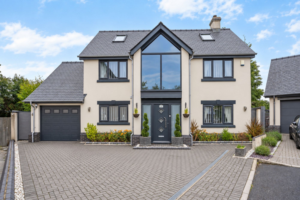Main image of property: 5, Pleasant Retreat, Penperlleni, Goytre, Monmouthshire NP4 0AJ
