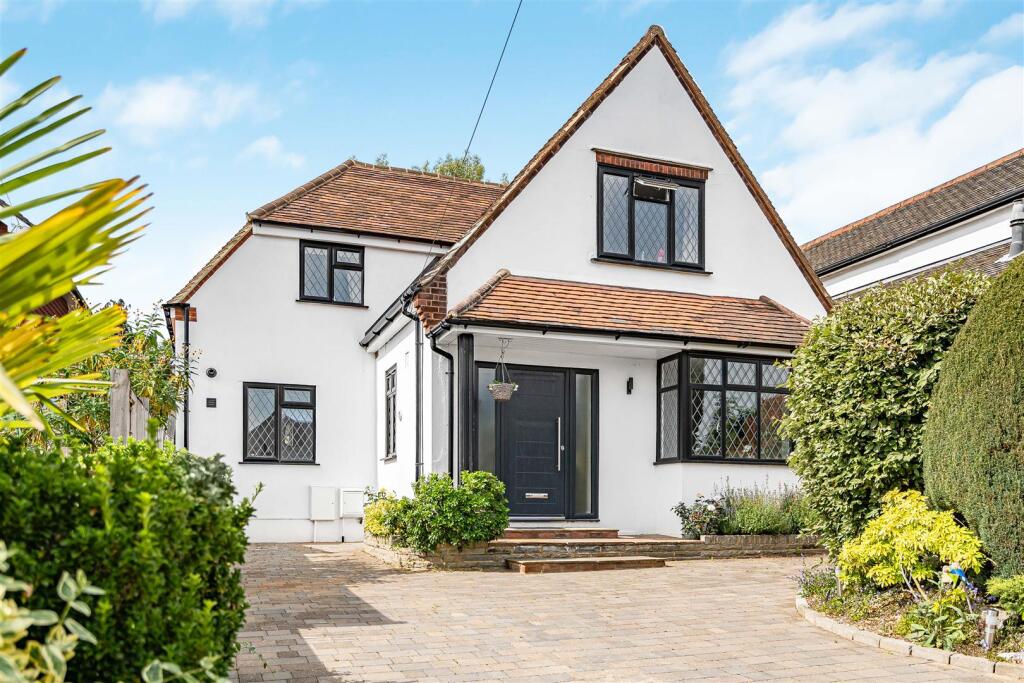 Main image of property: Oakridge Avenue, Radlett