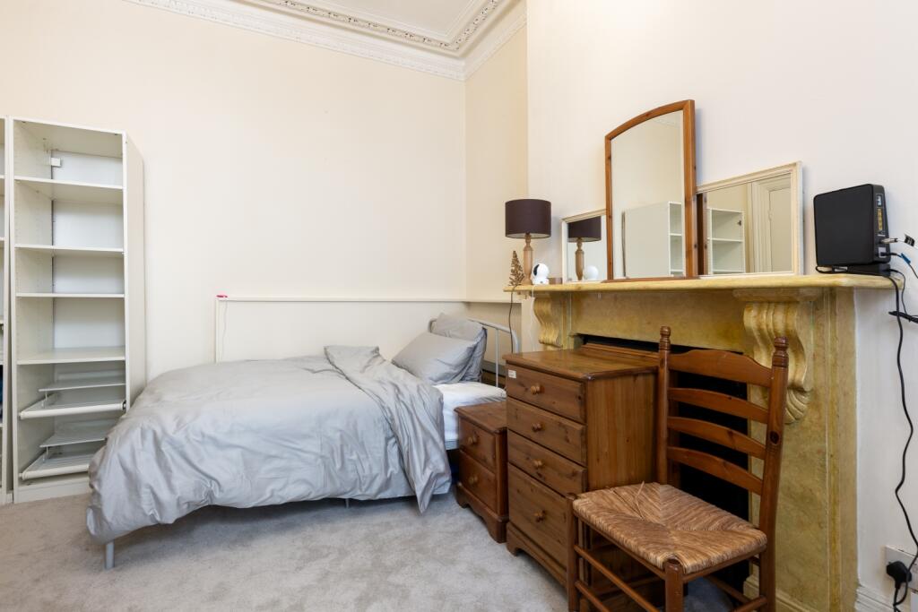 Main image of property: De Vere Gardens, W8 5AR