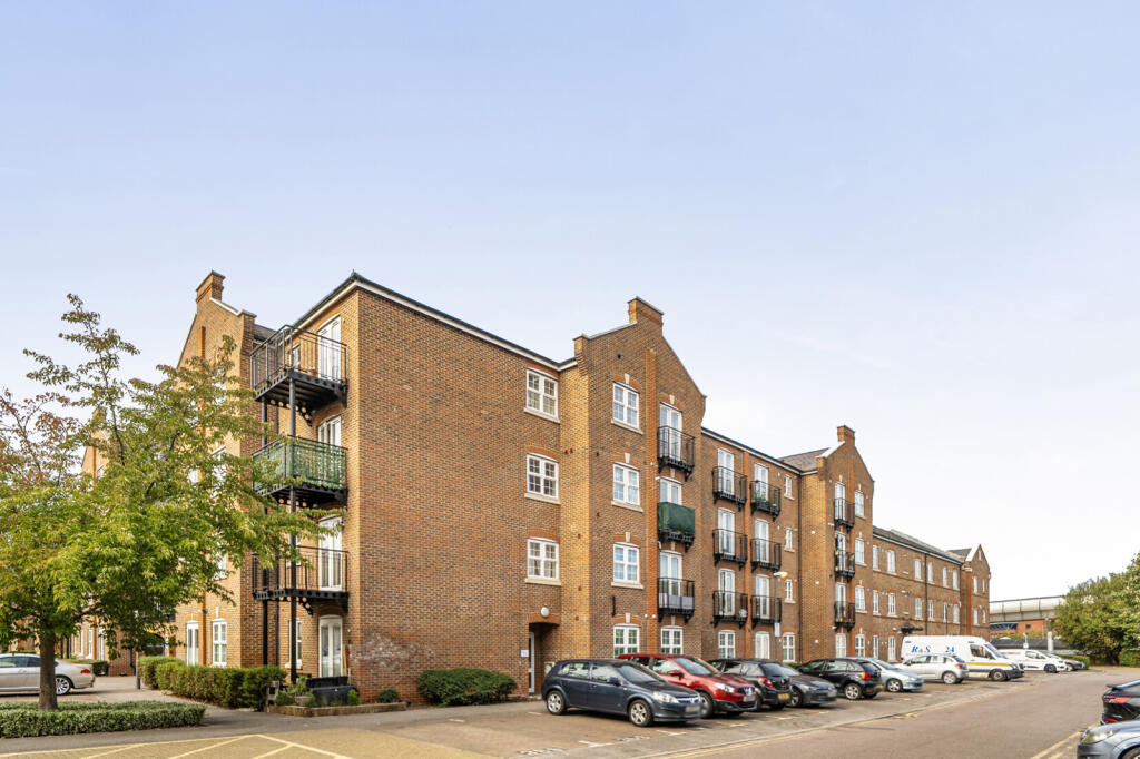 Main image of property: Summers House, Coxhill Way, Aylesbury