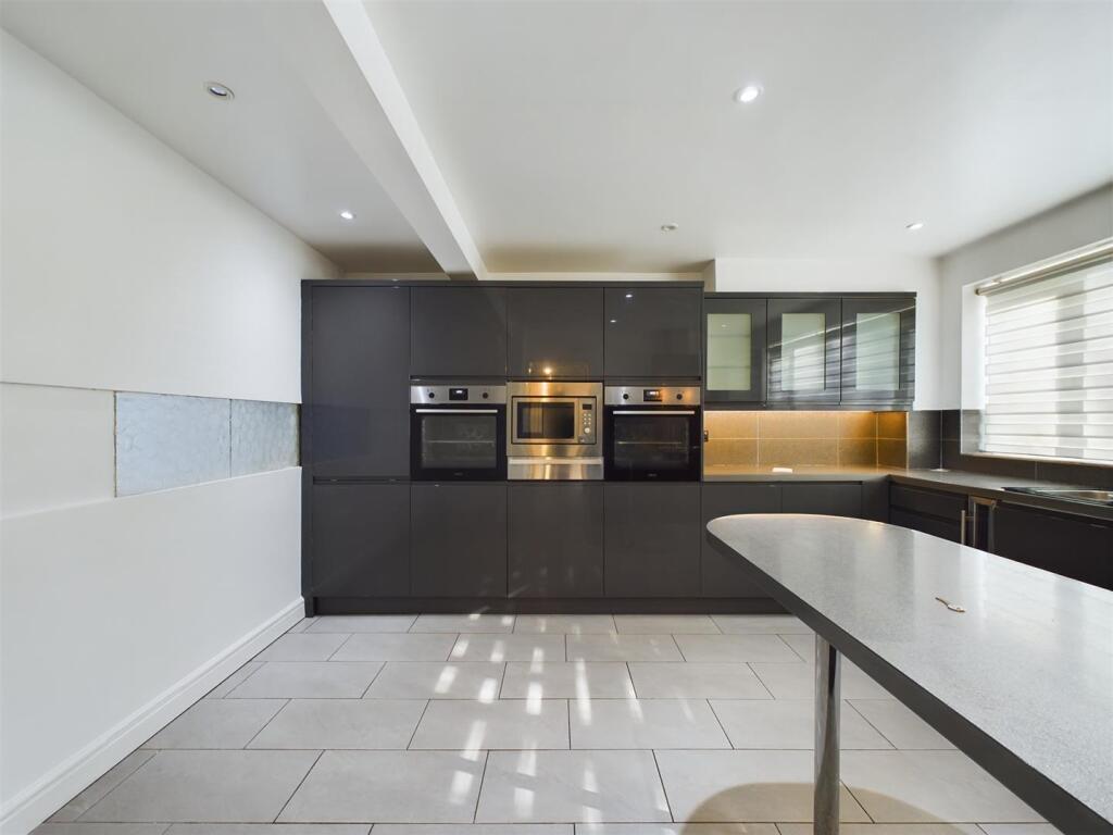 Main image of property: 29 Eastfield Drive, Solihull B92 9ND