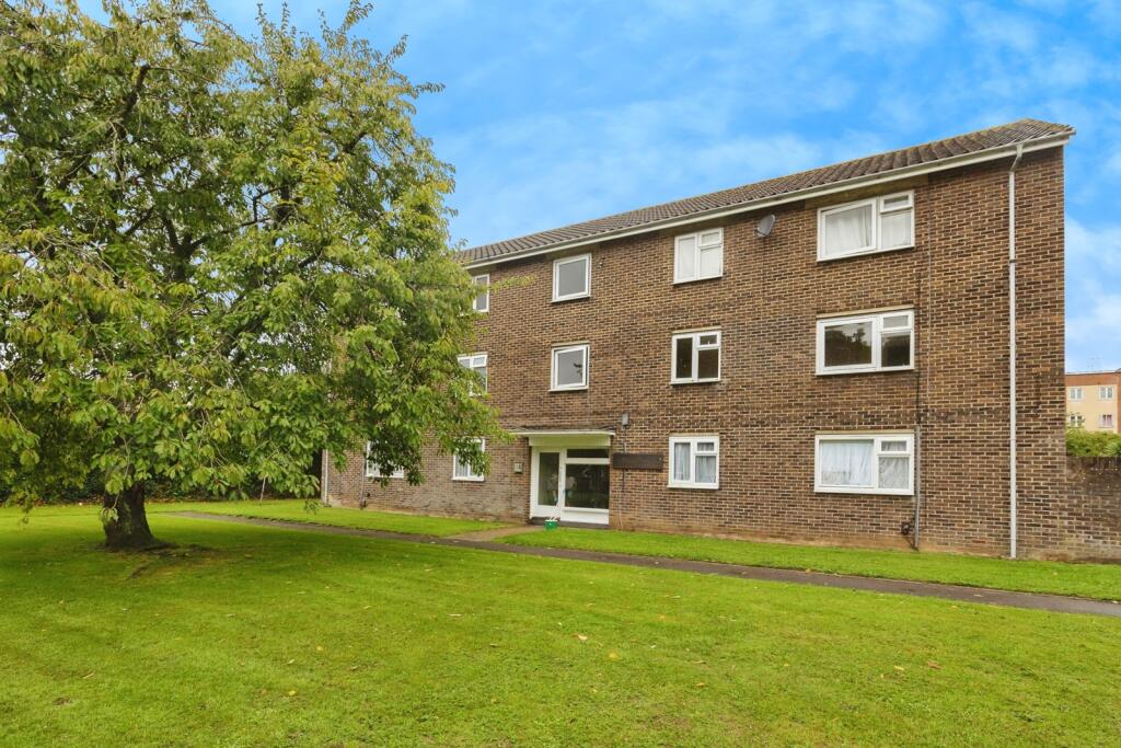 Main image of property: Crombie Close, Waterlooville, Hampshire, PO8