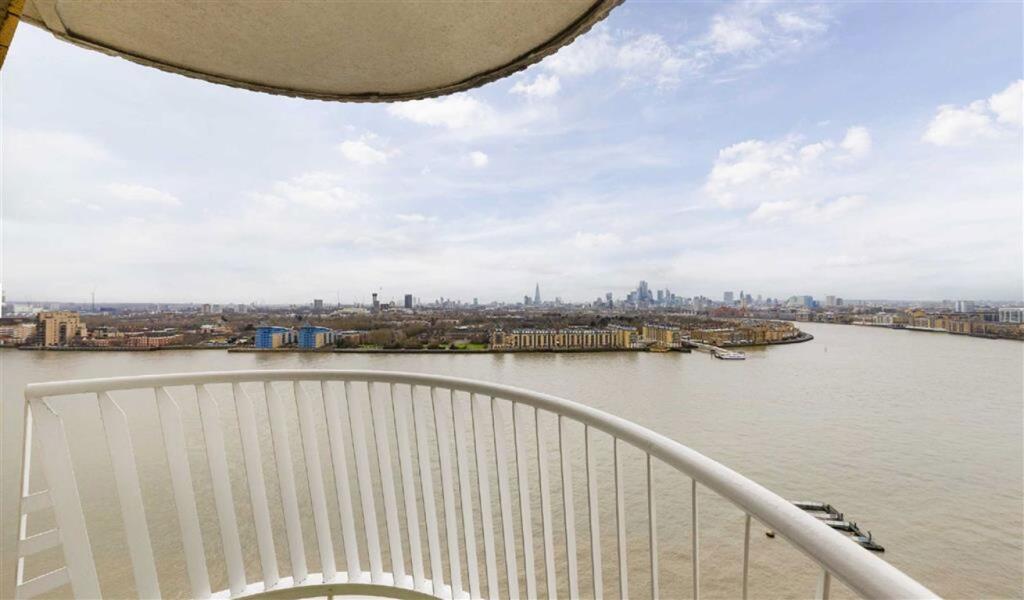 Main image of property: Westferry Road, Cascades Tower
