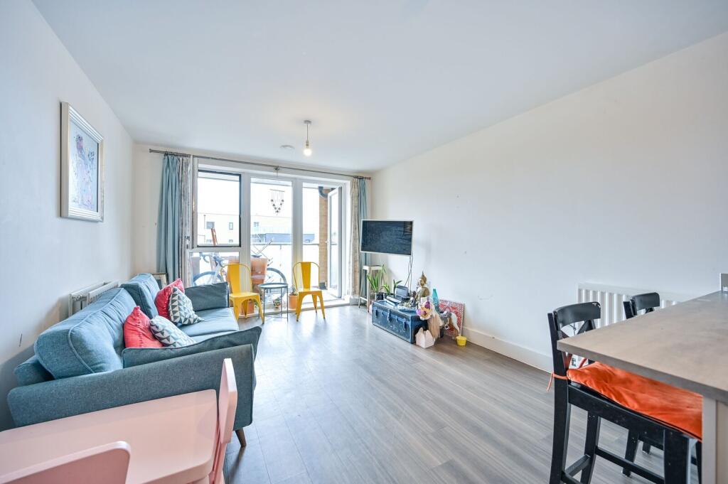Main image of property: London Road, Isleworth, TW7