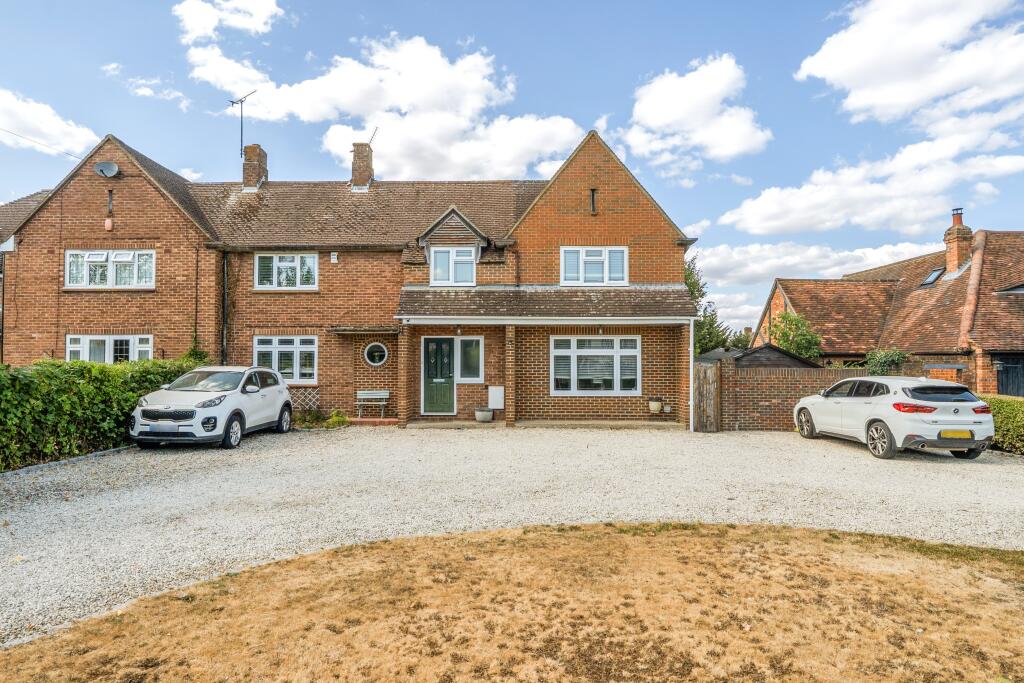 Main image of property: Swan Cottage  Harcourt Road, Maidenhead, SL6