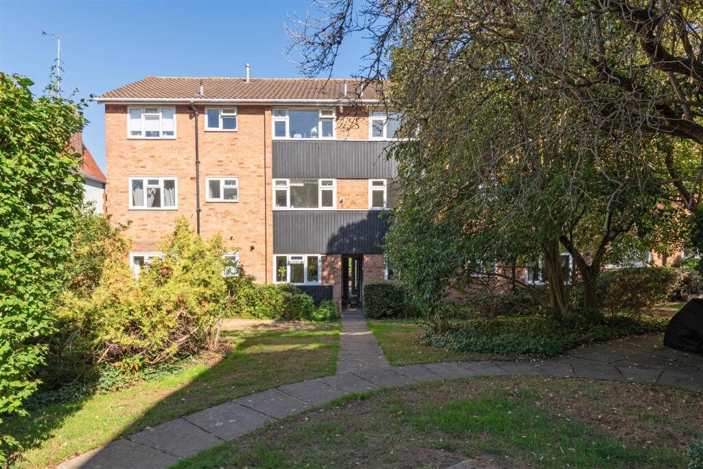 Main image of property: Vandyke Close, London