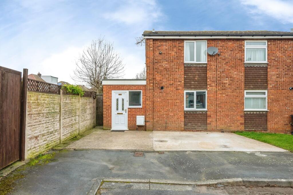 Main image of property: Chestnut Close, Kingsbury, Tamworth