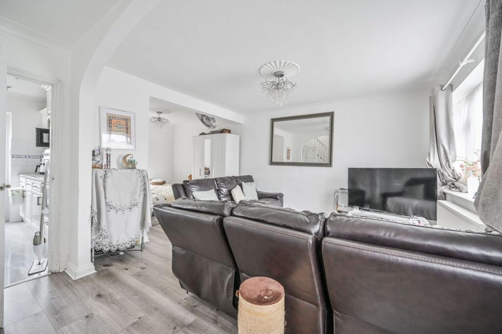 Main image of property: Holmesdale, Waltham Cross, Hertfordshire, EN8, Enfield, Waltham Cross, EN8