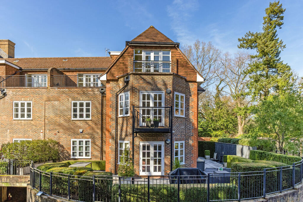 Main image of property: Cross Road, Sunningdale, SL5