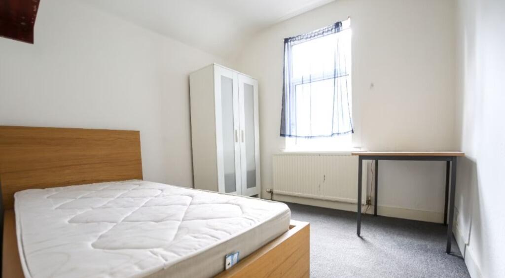 Main image of property: Northumberland Avenue, Reading, RG2