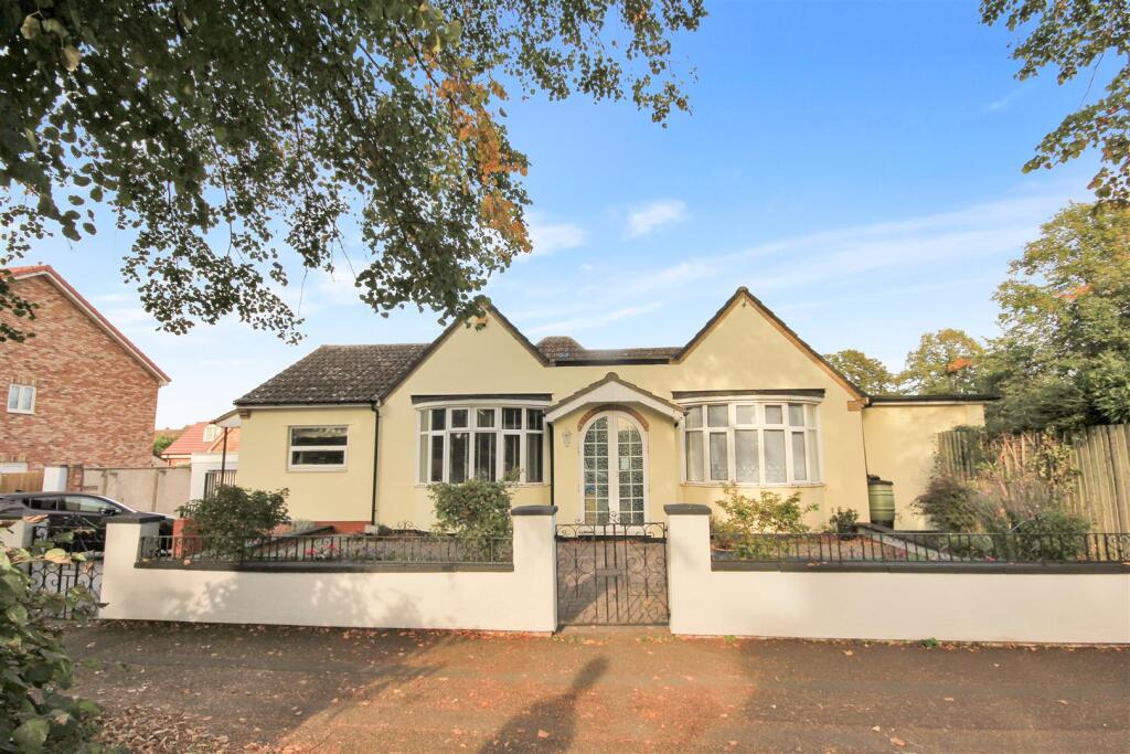 Main image of property: Cross Road, Wellingborough