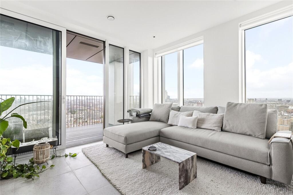 Main image of property: Cendal Crescent, London, E1