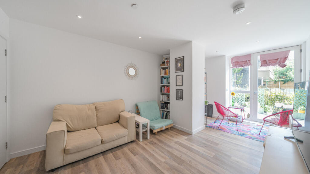 Main image of property: West Heights, Addiscombe Road, East Croydon, CR0 5DW