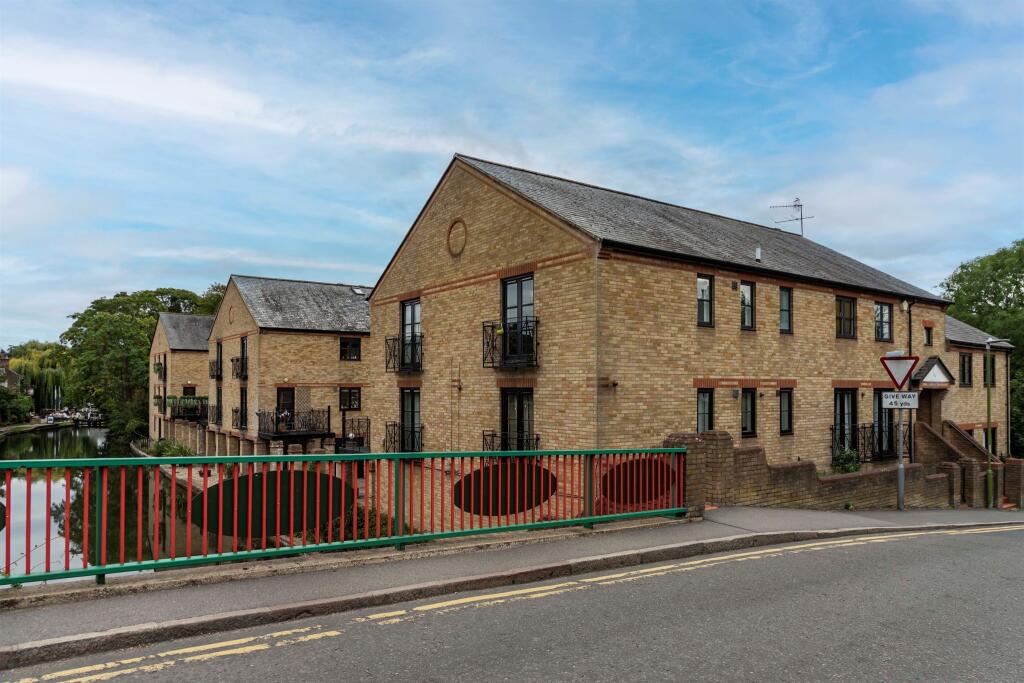 Main image of property: Ravens Lane, Berkhamsted