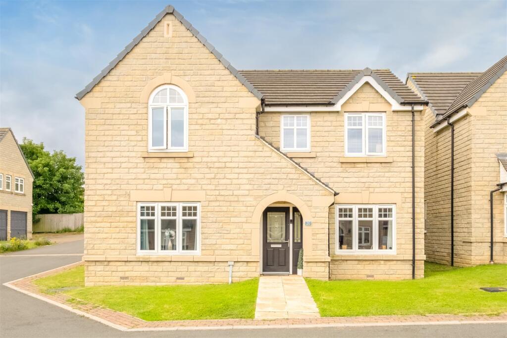 Main image of property: Oaklands Crescent, Birchencliffe, Huddersfield, HD2 2FX