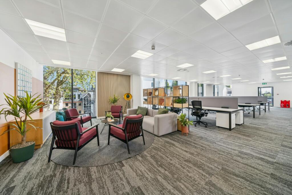 3 Lotus Park Staines Part 1st floor