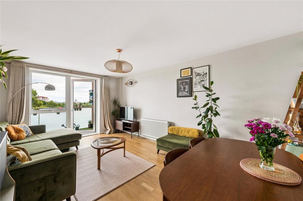 Main image of property: Bathurst Square, London, N15