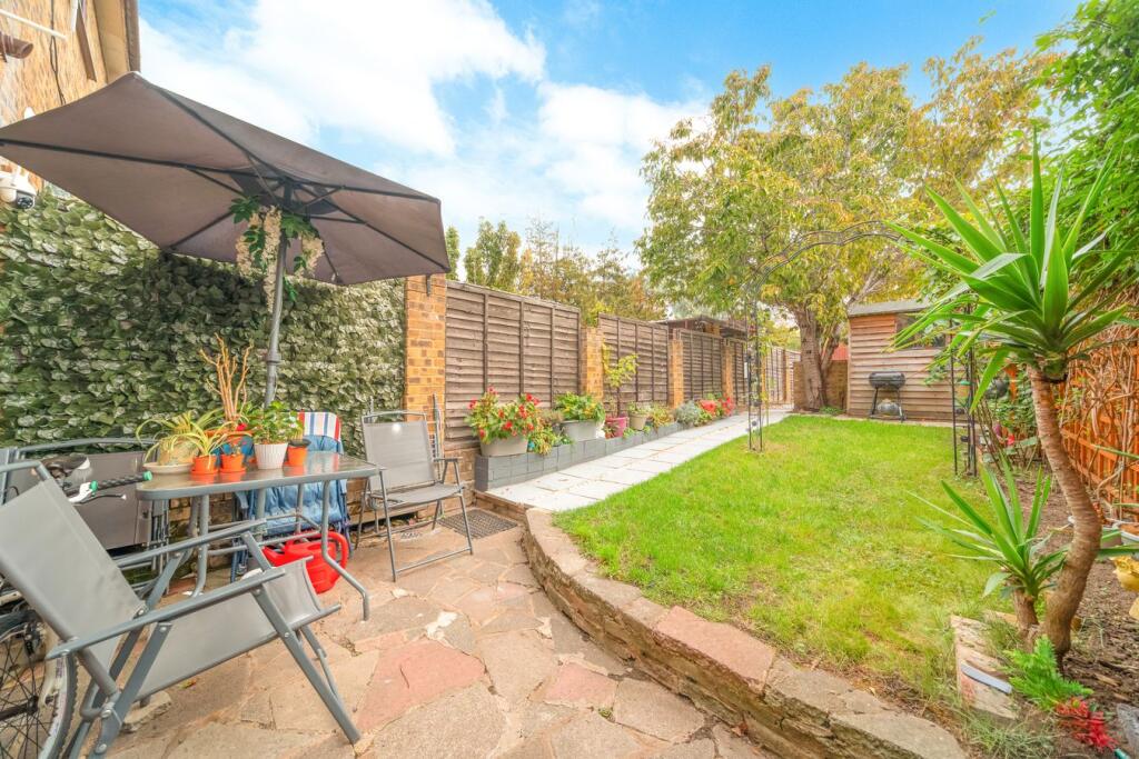 Main image of property: Lent Rise Road, Burnham, Slough, SL1
