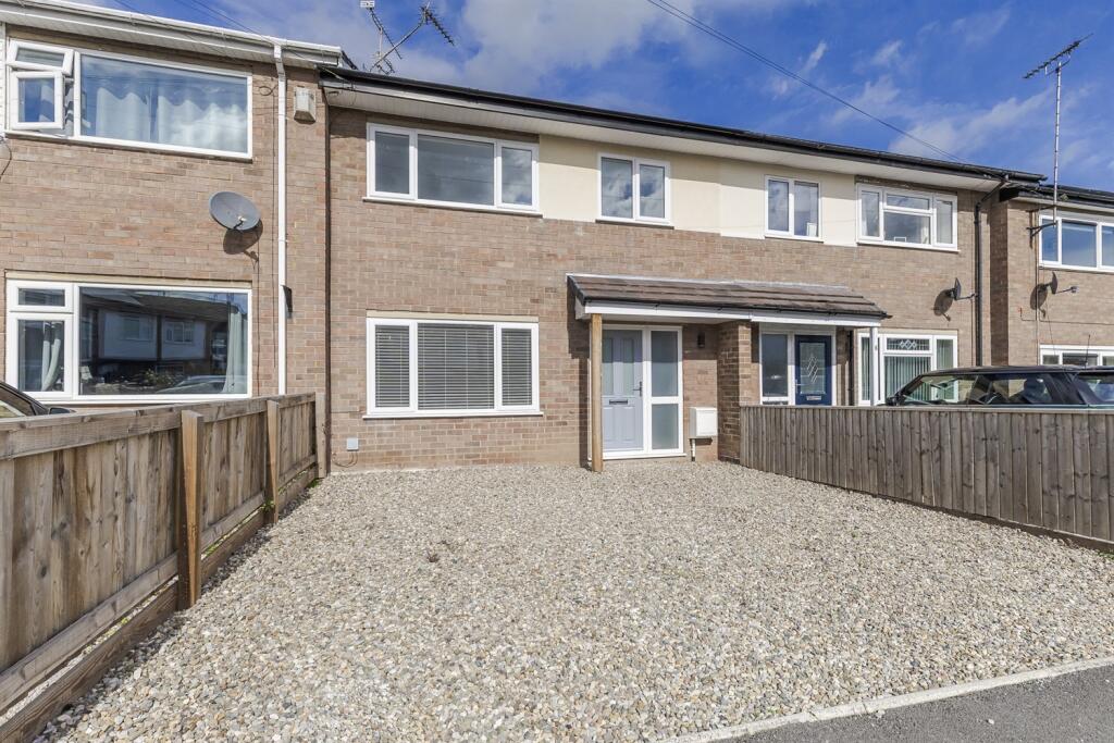 Main image of property: Sheaf Close, Tarvin, Chester