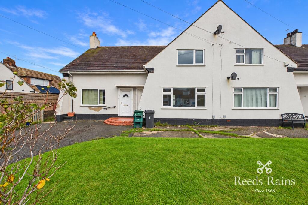 Main image of property: Moelwyn Avenue West, Kinmel Bay, Conwy, LL18