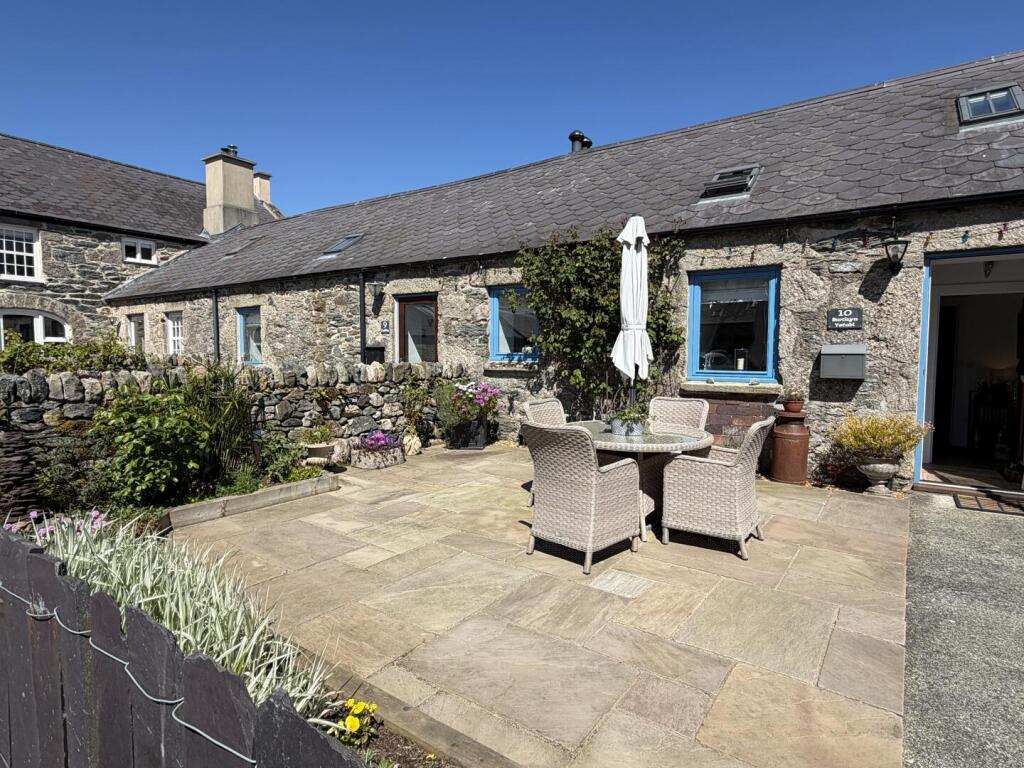Main image of property: Bwthyn Ystabl, Llwyn Onn, Llanfairpwllgwyngyll
