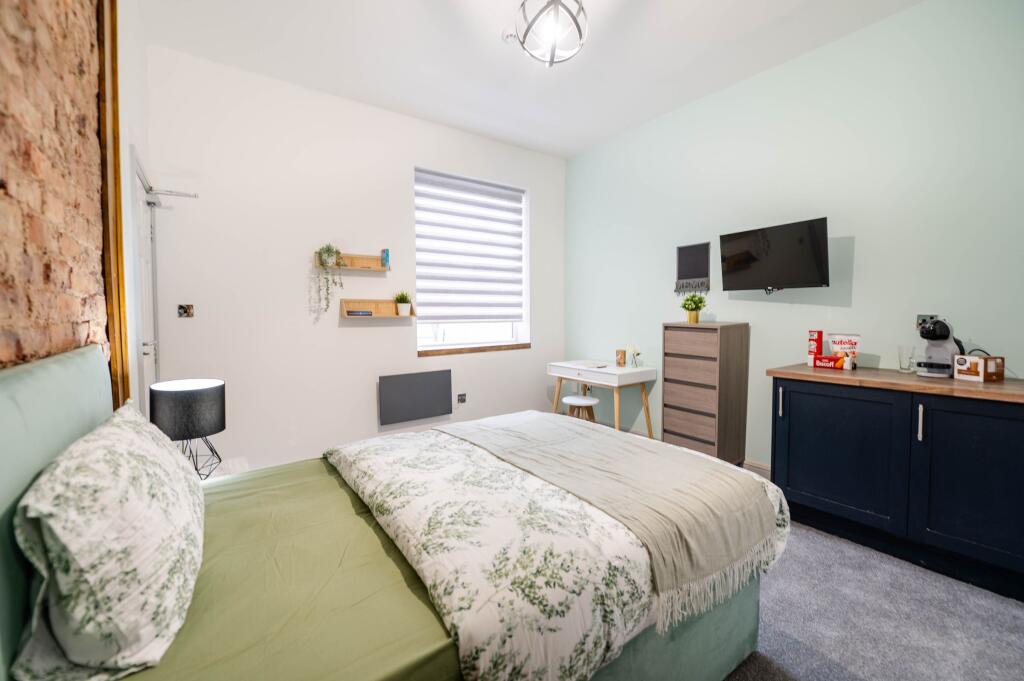 Main image of property: Stunning Couple Room - Pole Lane