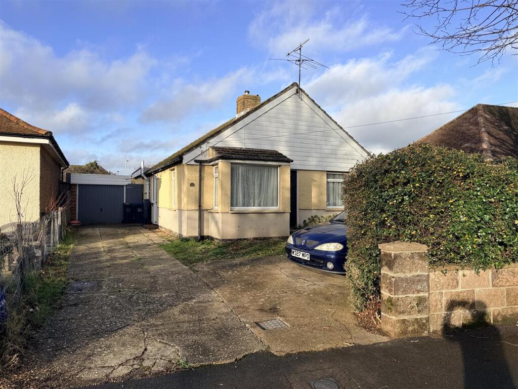 Main image of property: Pratton Avenue, Lancing,BN15 9NU