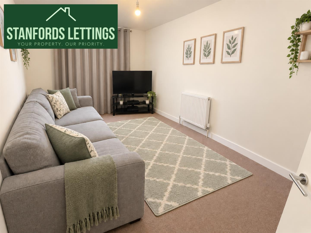 Main image of property: Flat 2, 28 - 29 Western Road, Hove, BN3 1AF