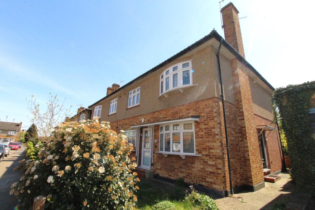 Main image of property: Chalforde Gardens Gidea Park Romford RM2 6BU