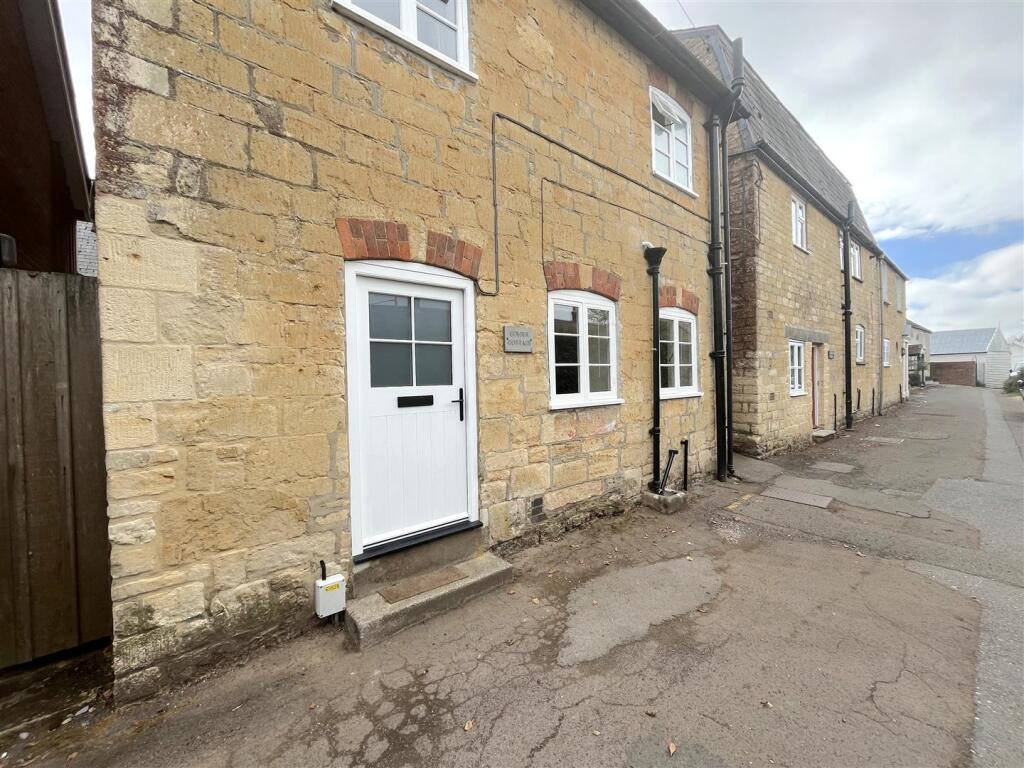 Main image of property: The Row, Sturminster Newton