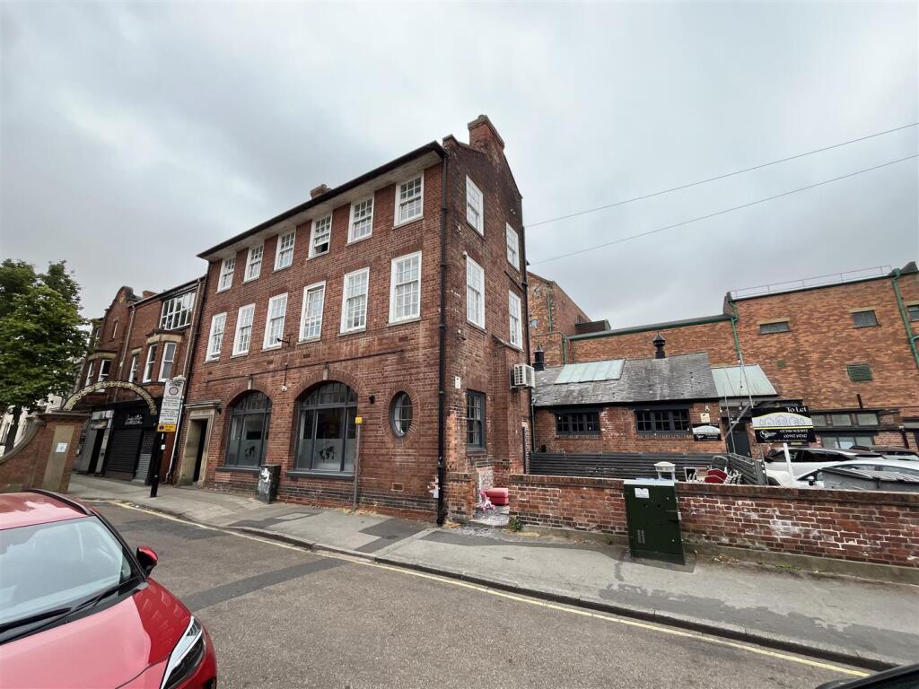 Main image of property: 21 Exchange Street - Retford DN22 6BL