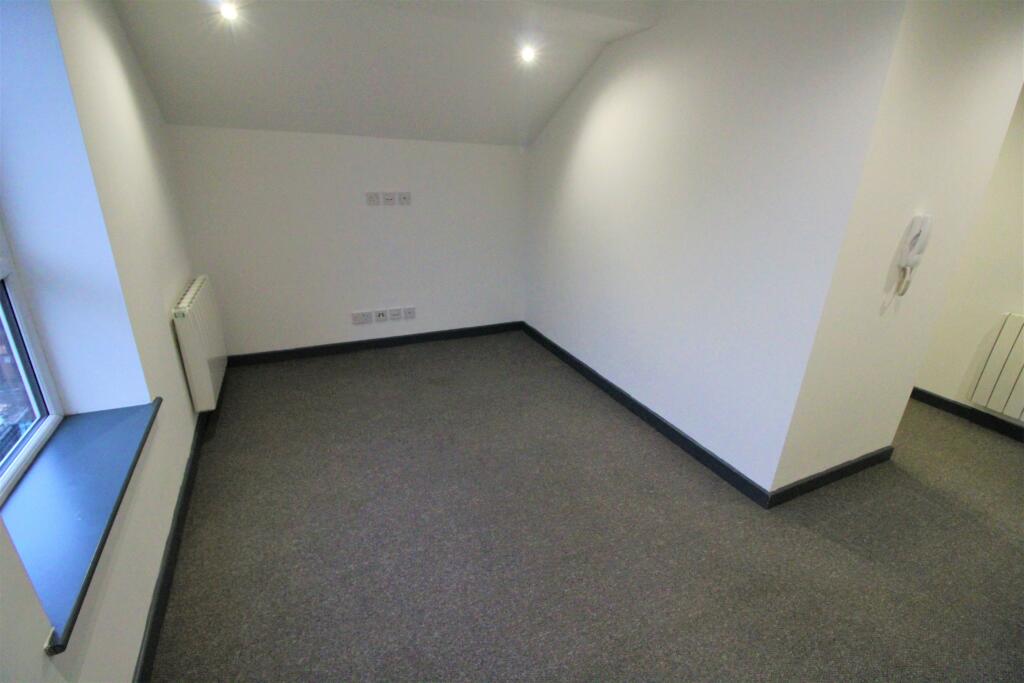 Main image of property: Flat 8, 16 Mellalieu Street, Middleton, M24 5DN