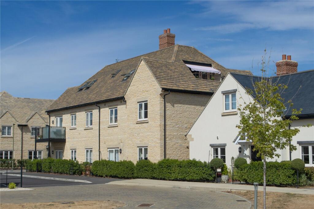 Main image of property: Bishop Drive, Burford, Oxfordshire, OX18