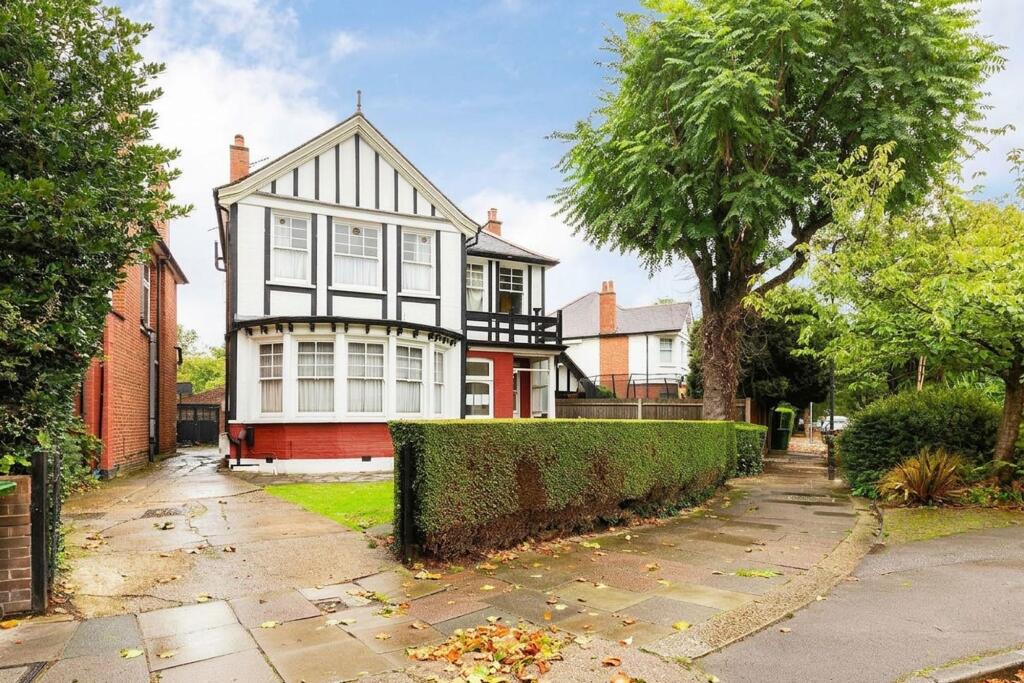Main image of property: Dartmouth Road, Kilburn, NW2 (Inclusive of Water)