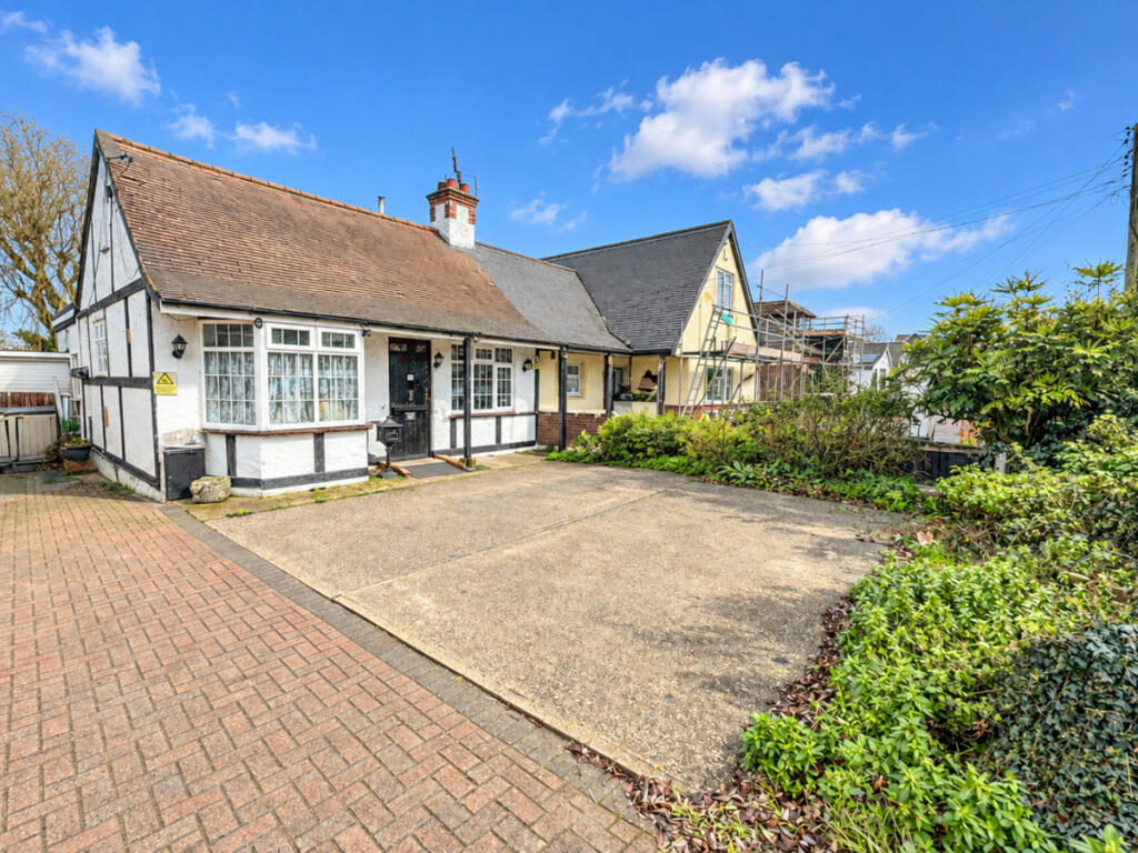 Main image of property: Rawreth Lane, Rayleigh