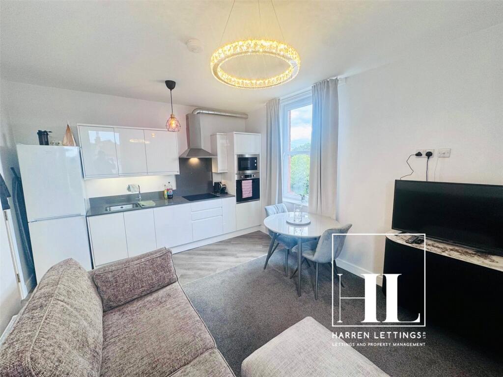 Main image of property: Easthorpe Street, Ruddington, Nottingham, NG11