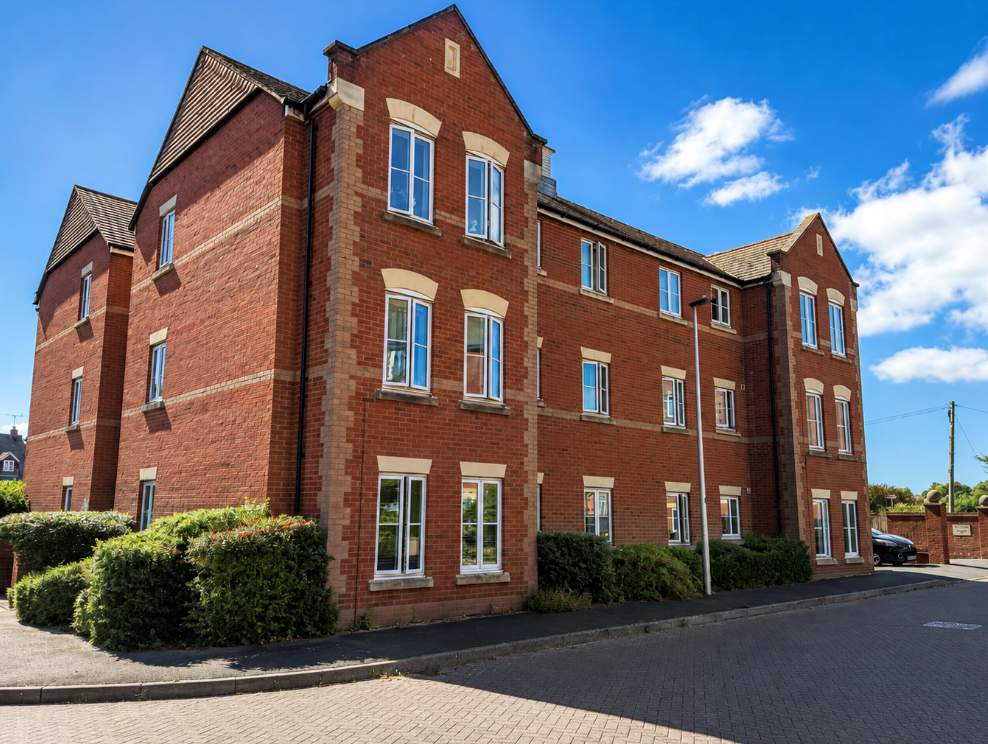 Main image of property: Well-Presented Two Bedroom Apartment with En-Suite & Allocated Parking Budleigh Salterton
