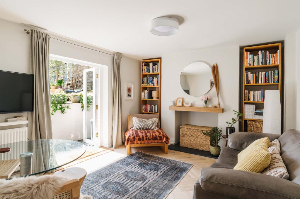 Main image of property: Shrubland Road, London Fields E8