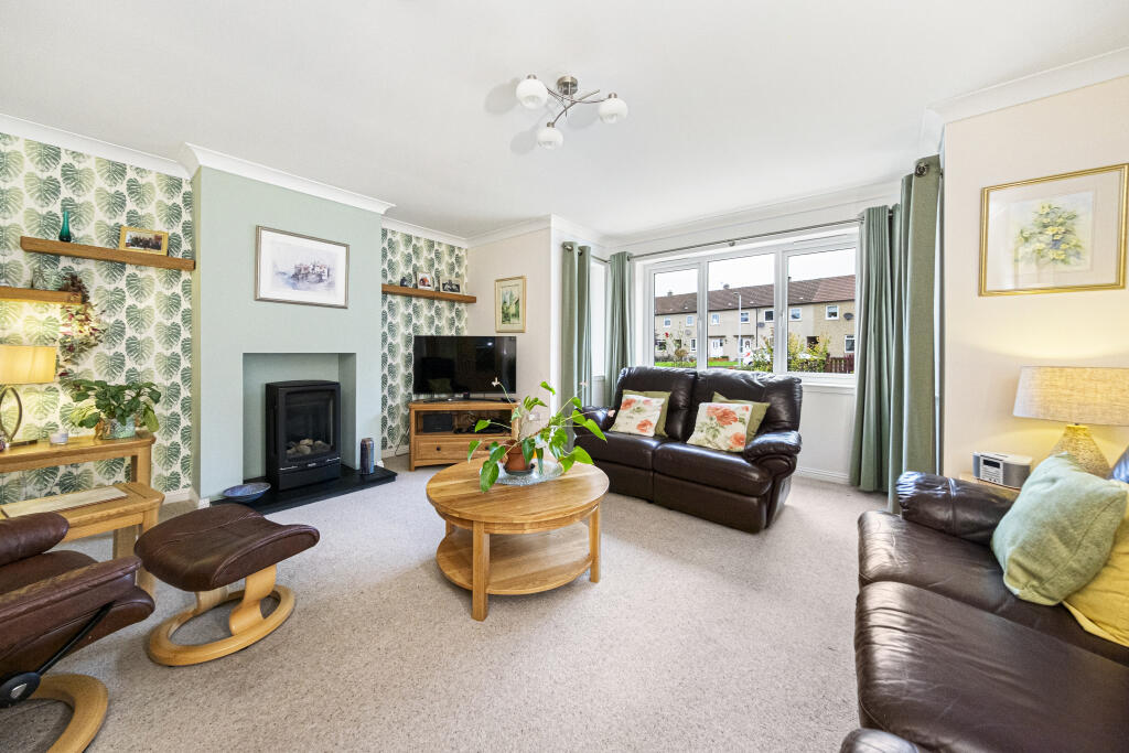 Main image of property: 22 Osborne Drive, Kincardine, Fife FK10 4RZ