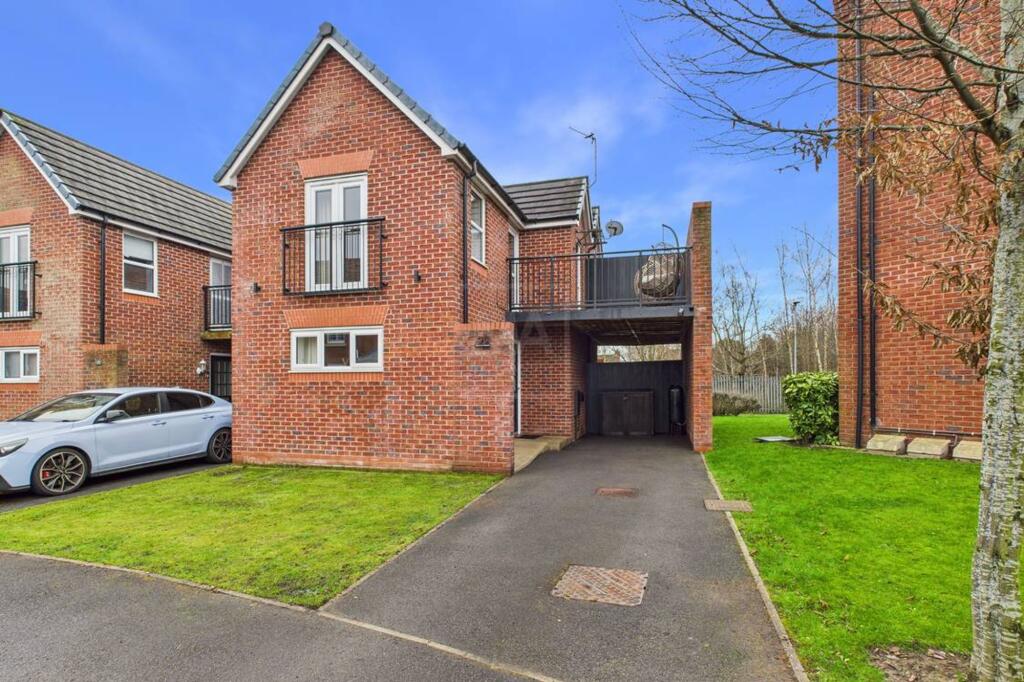 Main image of property: Blue Lake Gardens, Great Sankey, WA5