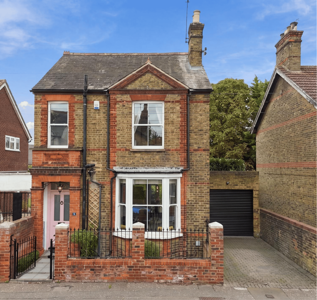 Main image of property: Hamlet Road , Chelmsford, CM2