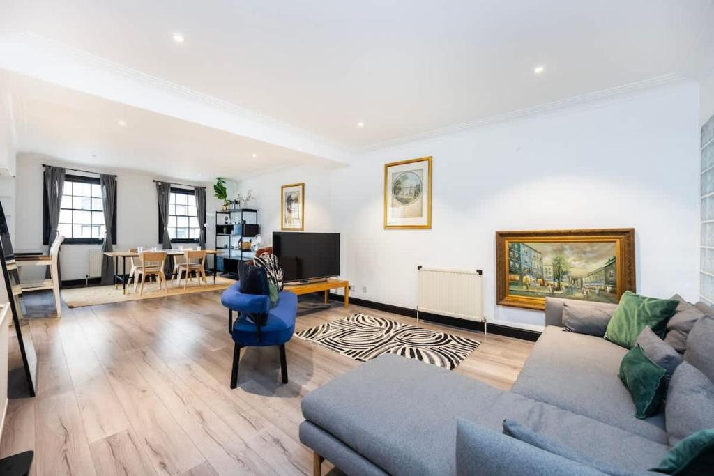 Main image of property: Grays Inn Road, London, WC1X
