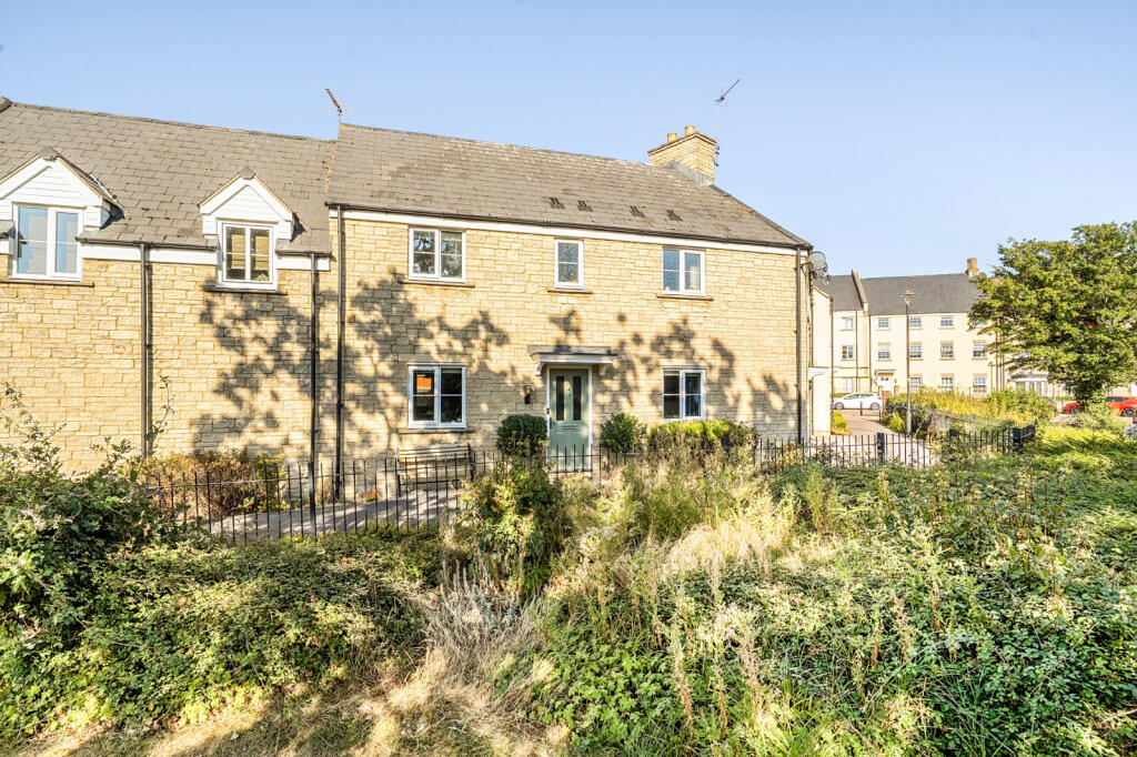 Main image of property: Polonez Court, Swindon