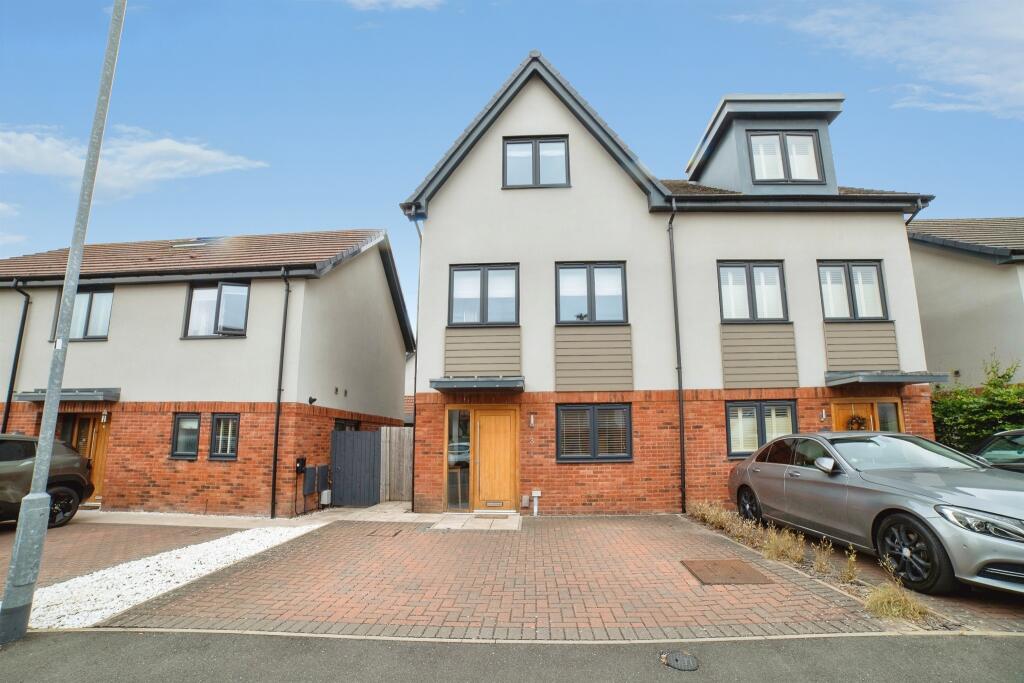 Main image of property: Maple Avenue, Edwinstowe, MANSFIELD