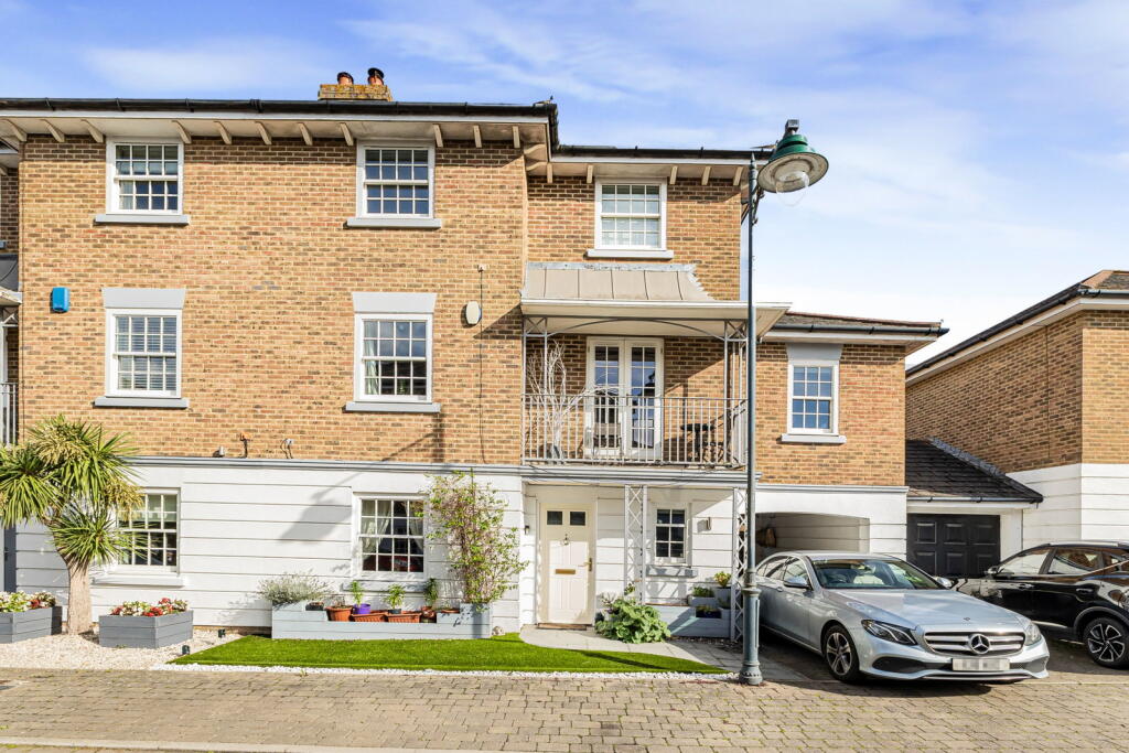 Main image of property: Greensleeves Way, Kings Hill, West Malling