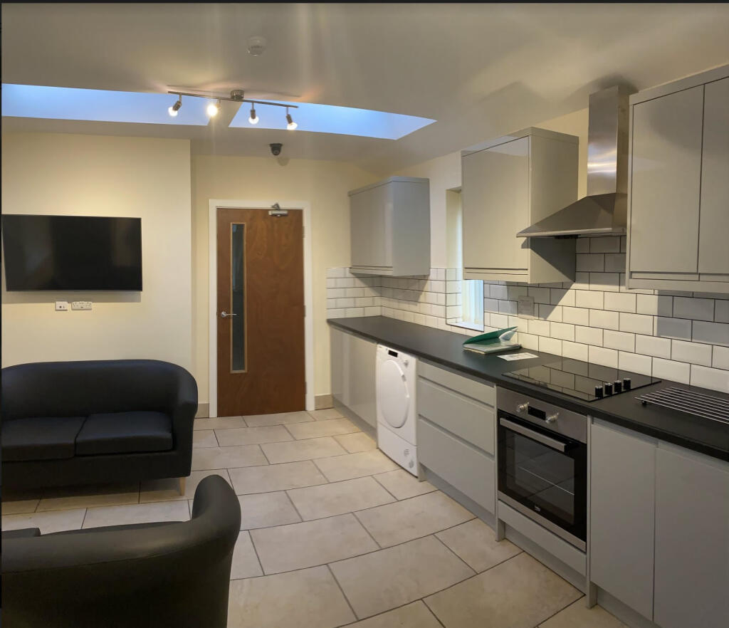 Main image of property: Cranbrook Avenue, Hull
